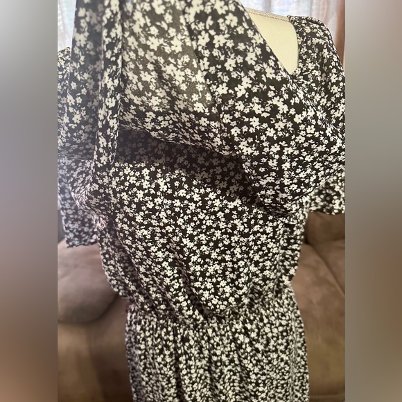 Floral Off The Shoulder Maxi Dress - Picture 4 of 14